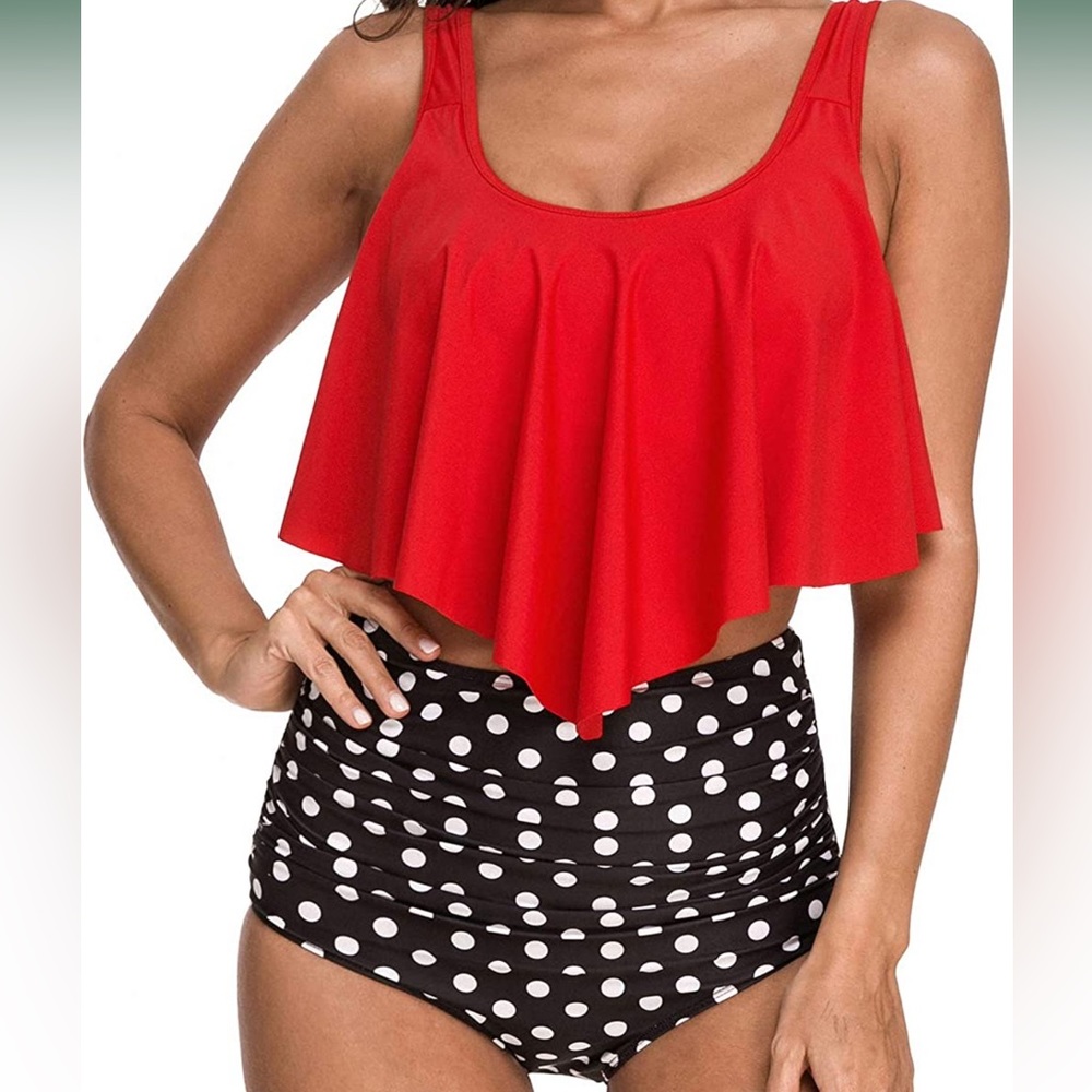 beautiful and sensual 2 piece swimsuit, new